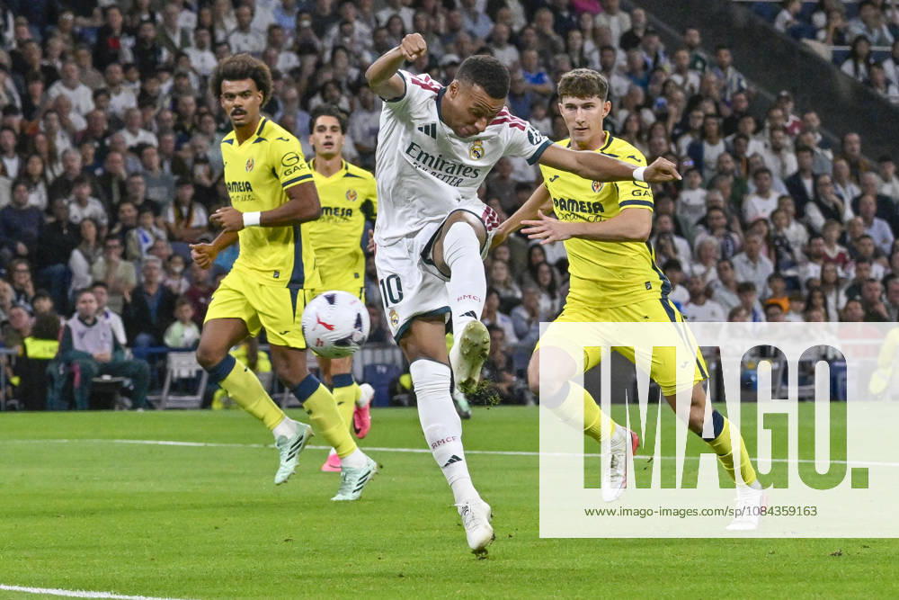 10 KYLIAN MBAPPE of Real Madrid CF shoots for goal during the match on Matchday 8 of the 2026-27 National League First Division Championship between REAL MADRID C.F. and VILLARREAL CF, played at the Bernabeu Stadium on October 10, 2026, in Madrid, Spain. REAL MADRID C.F. Vs. VILLARREAL CF - 2026 27 National League First Division Championship 10.10.26 - ZUMAc312 20261010_zsp_c312_110