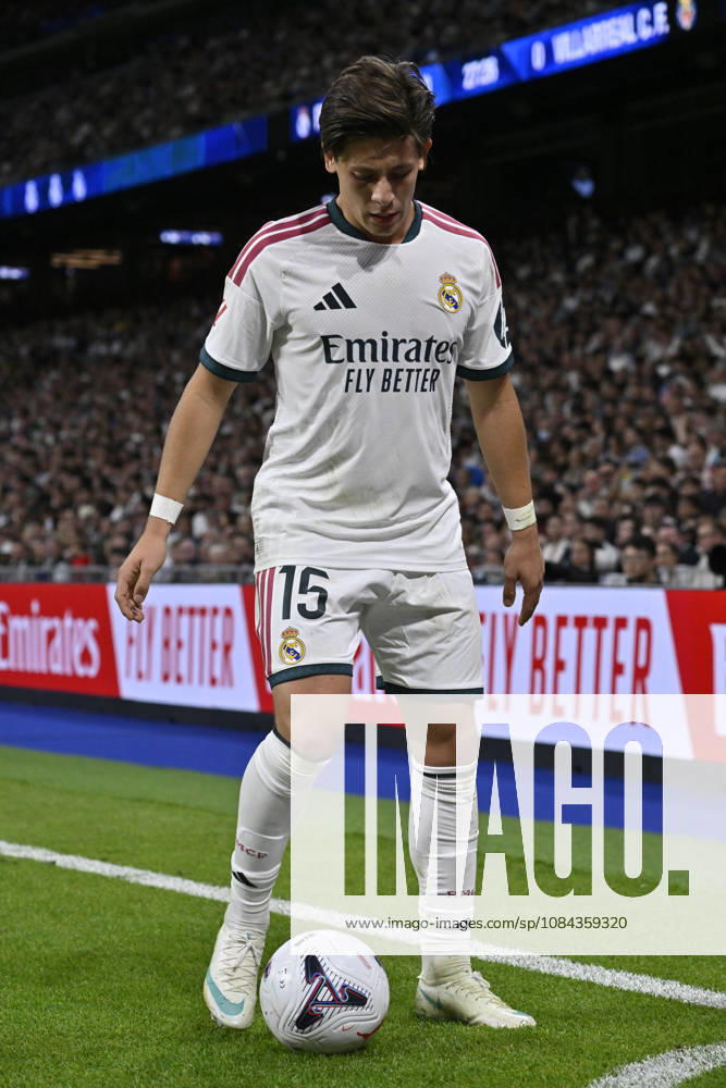15 ARDA GULER of Real Madrid CF during the match on Matchday 8 of the 2026-27 National League First Division Championship between REAL MADRID C.F. and VILLARREAL CF, played at the Bernabeu Stadium on October 10, 2026, in Madrid, Spain. REAL MADRID C.F. Vs. VILLARREAL CF - 2026 27 National League First Division Championship 10.10.26 - ZUMAc312 20261010_zsp_c312_165