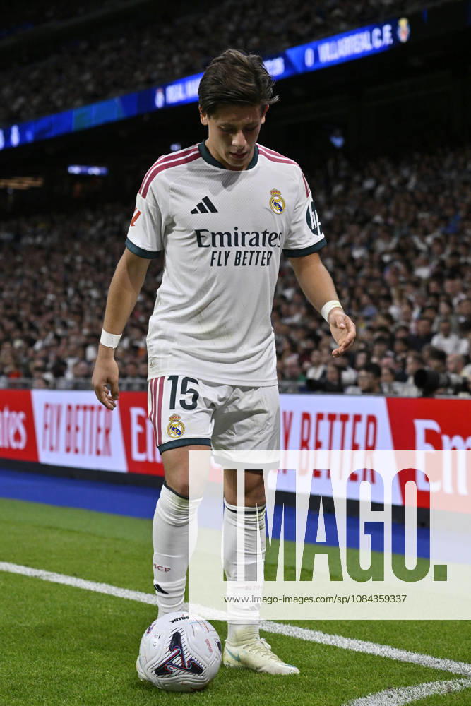 15 ARDA GULER of Real Madrid CF during the match on Matchday 8 of the 2026-27 National League First Division Championship between REAL MADRID C.F. and VILLARREAL CF, played at the Bernabeu Stadium on October 10, 2026, in Madrid, Spain. REAL MADRID C.F. Vs. VILLARREAL CF - 2026 27 National League First Division Championship 10.10.26 - ZUMAc312 20261010_zsp_c312_170