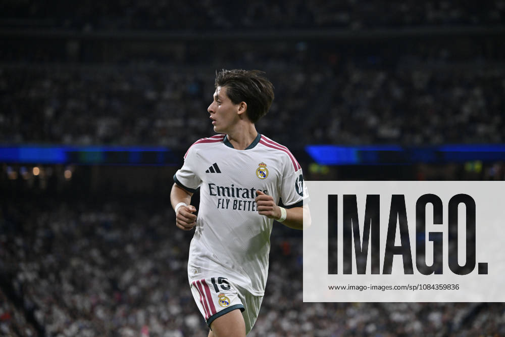 15 ARDA GULER of Real Madrid CF during the match on Matchday 8 of the 2026-27 National League First Division Championship between REAL MADRID C.F. and VILLARREAL CF, played at the Bernabeu Stadium on October 10, 2026, in Madrid, Spain. REAL MADRID C.F. Vs. VILLARREAL CF - 2026 27 National League First Division Championship 10.10.26 - ZUMAc312 20261010_zsp_c312_242