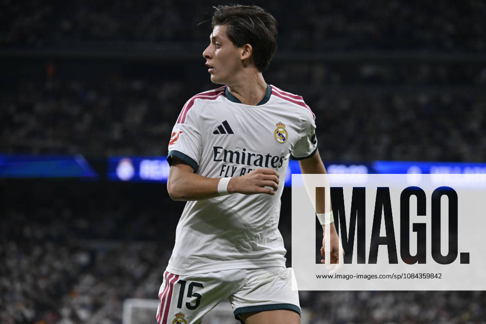 15 ARDA GULER of Real Madrid CF during the match on Matchday 8 of the 2026-27 National League First Division Championship between REAL MADRID C.F. and VILLARREAL CF, played at the Bernabeu Stadium on October 10, 2026, in Madrid, Spain. REAL MADRID C.F. Vs. VILLARREAL CF - 2026 27 National League First Division Championship 10.10.26 - ZUMAc312 20261010_zsp_c312_244