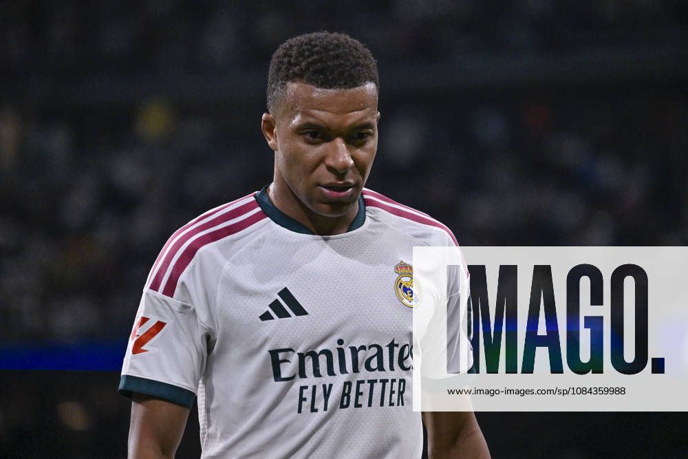 10 KYLIAN MBAPPE of Real Madrid CF during the match on Matchday 8 of the 2026-27 National League First Division Championship between REAL MADRID C.F. and VILLARREAL CF, played at the Bernabeu Stadium on October 10, 2026, in Madrid, Spain. REAL MADRID C.F. Vs. VILLARREAL CF - 2026 27 National League First Division Championship 10.10.26 - ZUMAc312 20261010_zsp_c312_277