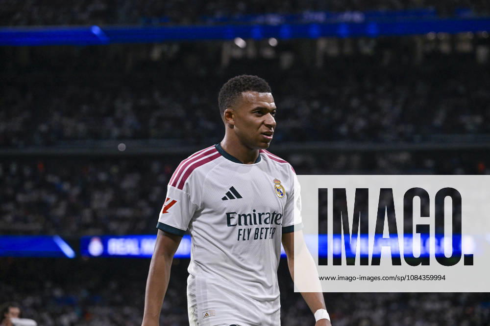 10 KYLIAN MBAPPE of Real Madrid CF during the match on Matchday 8 of the 2026-27 National League First Division Championship between REAL MADRID C.F. and VILLARREAL CF, played at the Bernabeu Stadium on October 10, 2026, in Madrid, Spain. REAL MADRID C.F. Vs. VILLARREAL CF - 2026 27 National League First Division Championship 10.10.26 - ZUMAc312 20261010_zsp_c312_279