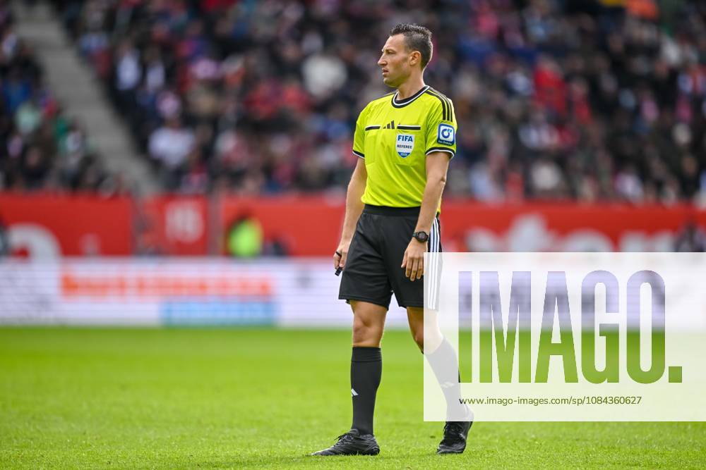 Referee Sven Jablonski looks on during the Bundesliga 1 match between FC Augsburg and FC Bayern Munich, WWK Arena on October 10, 2026, in Augsburg, Germany. Photo by Harry Langer, DeFodi Images. Referee Sven Jablonski looks on during the Bundesliga match between FC Augsburg and FC Bayern Munich at WWK Arena on October 10, 2026, in Augsburg, Germany. Photo by Harry Langer, DeFodi Images. DFB and DFL regulations prohibit any use of photographs as image sequences and or quasi-video. Photo by Harry Langer, DeFodi Images. DFB and DFL regulations prohibit any use of photographs as imSEQUENCES AND OR QUASI-VIDEO