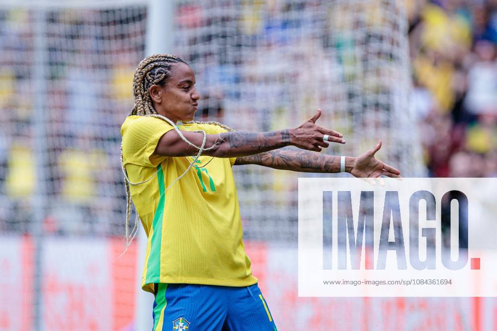 Match between Brazil and Argentina friendly 2026 Porto Alegre (RS), 10 10 2026 - Friendly match Women s national team, Nationalteam Brazil vs Argentina - Geise scores and celebrates her goal in the match between Brazil and Argentina, valid for the 2026 friendly match held at the Beira Rio stadium, in the city of Porto Alegre, on the afternoon of this Saturday, October 10, 2026. Credit: Wellington Rosa PHD Press TheNews2.(Foto: Phd Press Thenews2 imago images) SPO