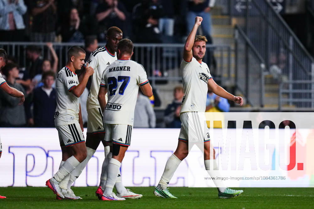 Philadelphia Union Forward Bruno Damiani (9) acknowledges the crowd after scoring a goal during the first half of an MLS, Fussball Herren, USA match against Real Salt Lake at Subaru Park in Chester, Pennsylvania. CSM Chester United States of America - ZUMAc04_ 20261010_zma_c04_263