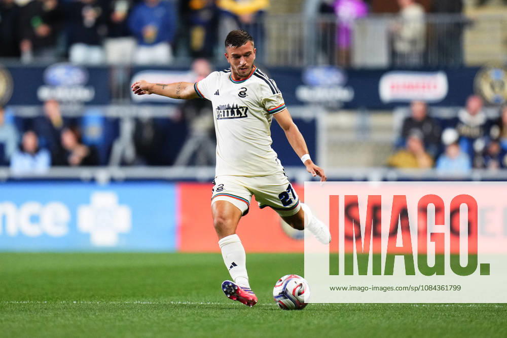 Philadelphia Union Defender Kai Wagner (27) kicks the ball during the first half of an MLS, Fussball Herren, USA match against Real Salt Lake at Subaru Park in Chester, Pennsylvania. CSM Chester United States of America - ZUMAc04_ 20261010_zma_c04_268