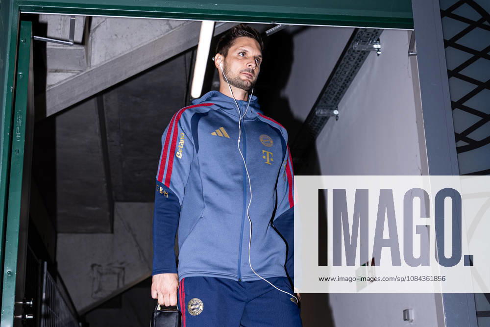 Germany: FC Augsburg vs. FC Bayern Munich, Bundesliga 1, Matchday 5, 2026–27 Season, WWK Arena Augsburg; Sven Ulreich, FC Bayern Munich, 26, upon arrival at the WWK Arena Augsburg; Augsburg; WWK Arena; Bayern; Germany