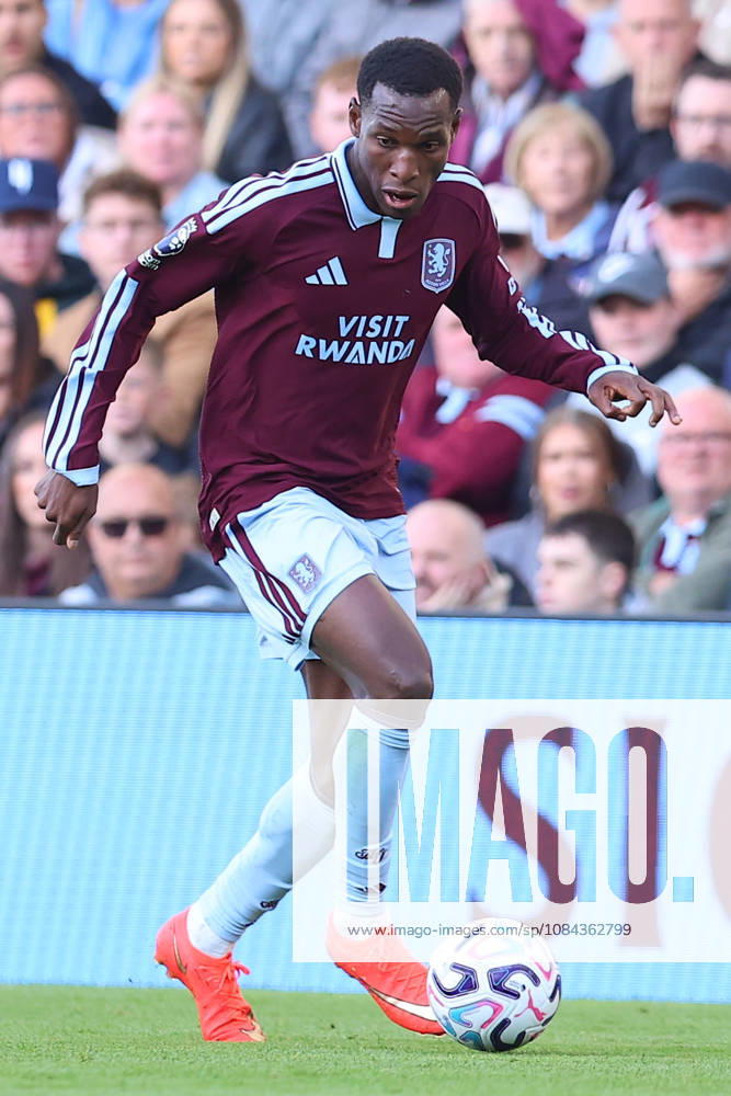 Aston Villa v Brentford, Premier League Nicolas Jackson of Aston Villa during the Aston Villa v Brentford Premier League match at Villa Park, Birmingham, England on 10 October 2026 Credit: Ryan Crockett Every Second Media Editorial use only. All images are copyright Every Second Media Limited. No images may be reproduced without prior permission. All rights reserved. Premier League and Football League images are subject to licensing agreements with Football DataCo Limited. see https: www.football-dataco.com