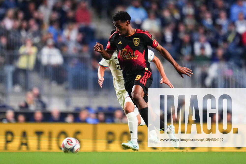 Real Salt Lake Forward Morgan Guilavogui (9) controls the ball during the second half of an MLS, Fussball Herren, USA match against the Philadelphia Union at Subaru Park in Chester, Pennsylvania. CSM Chester United States of America - ZUMAc04_ 20261010_zma_c04_280