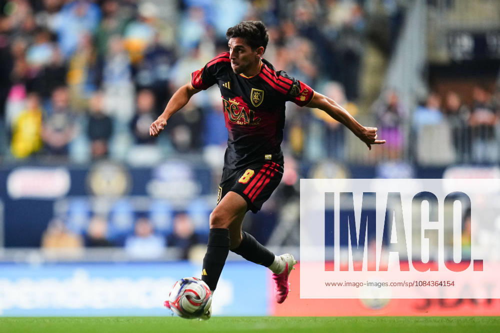 Real Salt Lake Midfielder Juan Manuel Sanabria (8) controls the ball during the second half of an MLS, Fussball Herren, USA match against the Philadelphia Union at Subaru Park in Chester, Pennsylvania. CSM Chester United States of America - ZUMAc04_ 20261010_zma_c04_290