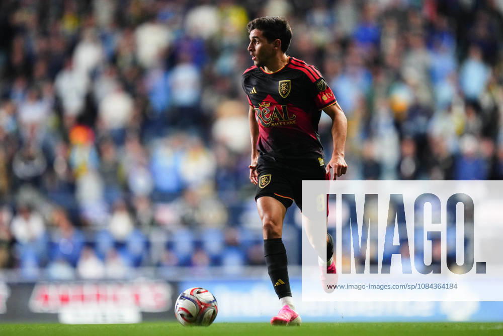 Real Salt Lake Midfielder Juan Manuel Sanabria (8) controls the ball during the second half of an MLS, Fussball Herren, USA match against the Philadelphia Union at Subaru Park in Chester, Pennsylvania. CSM MLS 2026: Union Vs Salt Lake OCT 10 - ZUMAc04_ 20261010_zma_c04_289