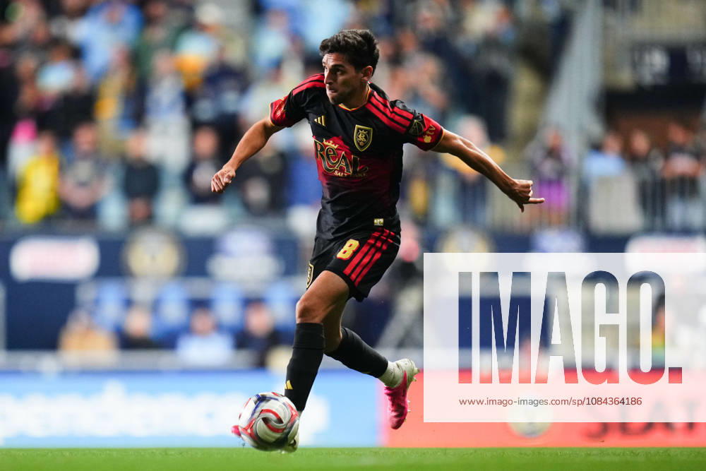 Real Salt Lake Midfielder Juan Manuel Sanabria (8) controls the ball during the second half of an MLS, Fussball Herren, USA match against the Philadelphia Union at Subaru Park in Chester, Pennsylvania. CSM MLS 2026: Union Vs Salt Lake OCT 10 - ZUMAc04_ 20261010_zma_c04_290