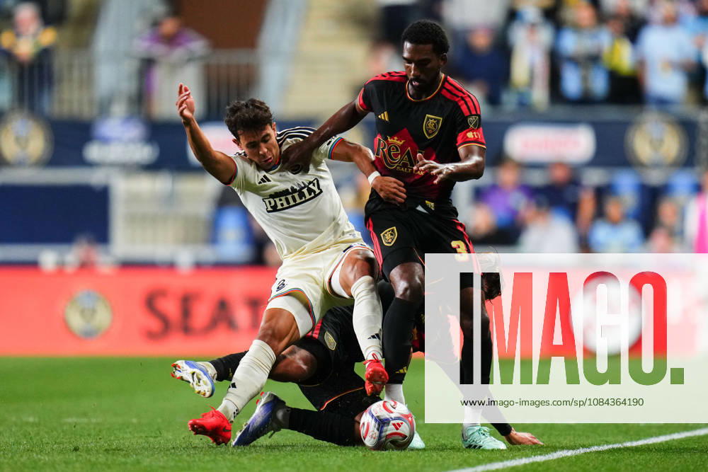 Real Salt Lake Defender Kobi Henry (3) and Philadelphia Union Midfielder Quinn Sullivan (33) battle for the ball during the second half of an MLS, Fussball Herren, USA match at Subaru Park in Chester, Pennsylvania. CSM MLS 2026: Union Vs Salt Lake OCT 10 - ZUMAc04_ 20261010_zma_c04_294