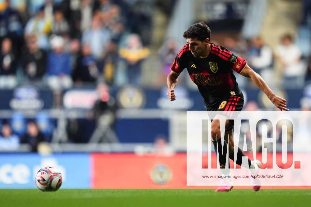 Real Salt Lake Midfielder Juan Manuel Sanabria (8) controls the ball during the second half of an MLS, Fussball Herren, USA match against the Philadelphia Union at Subaru Park in Chester, Pennsylvania. CSM MLS 2026: Union Vs Salt Lake OCT 10 - ZUMAc04_ 20261010_zma_c04_296