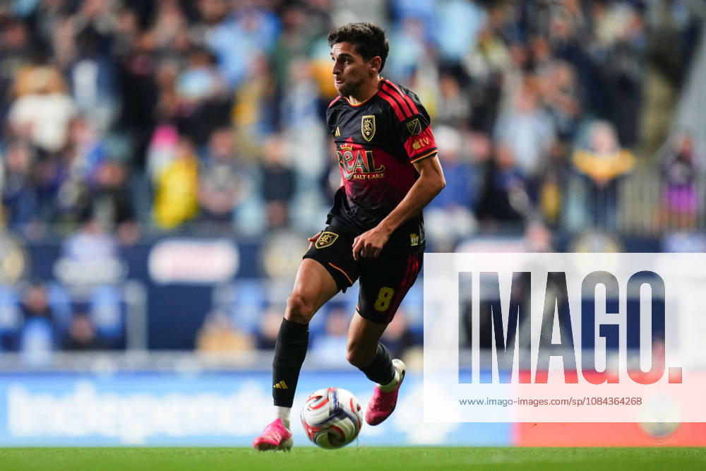 Real Salt Lake Midfielder Juan Manuel Sanabria (8) controls the ball during the second half of an MLS, Fussball Herren, USA match against the Philadelphia Union at Subaru Park in Chester, Pennsylvania. CSM MLS 2026: Union Vs Salt Lake OCT 10 - ZUMAc04_ 20261010_zma_c04_317