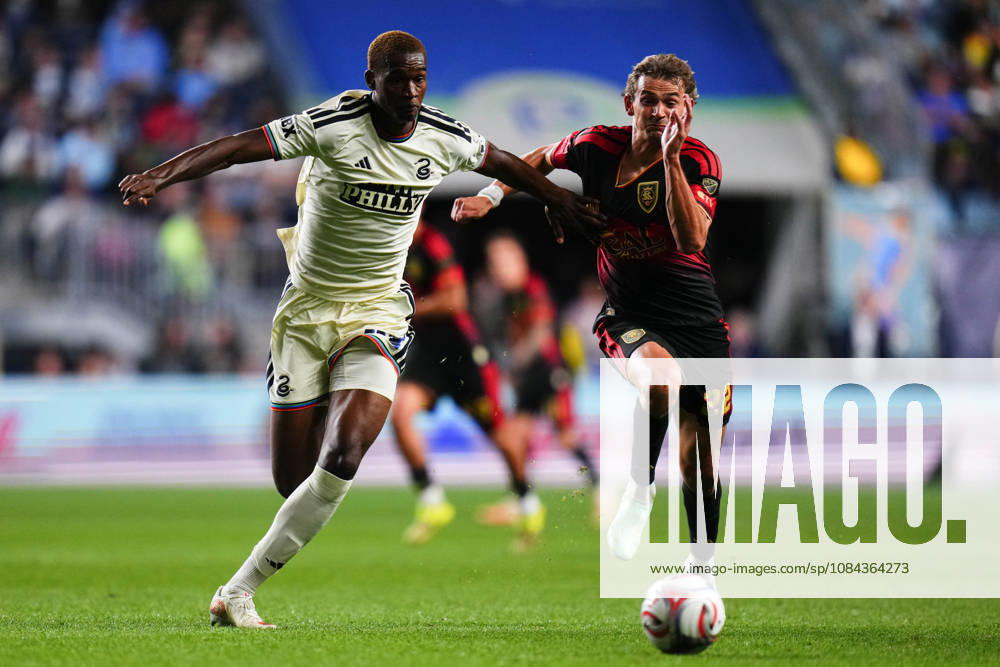 Philadelphia Union Defender Neil Pierre (44) and Real Salt Lake Forward Sergi Solans (22) battle for the ball during the second half of an MLS, Fussball Herren, USA match at Subaru Park in Chester, Pennsylvania. CSM MLS 2026: Union Vs Salt Lake OCT 10 - ZUMAc04_ 20261010_zma_c04_320