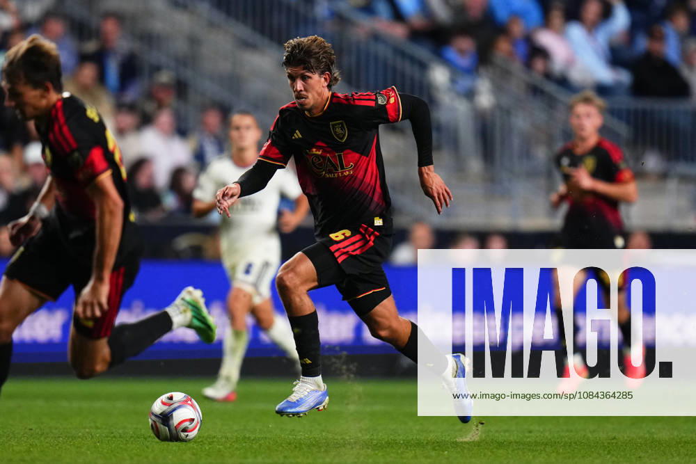 Real Salt Lake Midfielder Stijn Spierings (6) controls the ball during the second half of an MLS, Fussball Herren, USA match against the Philadelphia Union at Subaru Park in Chester, Pennsylvania. CSM Chester United States of America - ZUMAc04_ 20261010_zma_c04_314