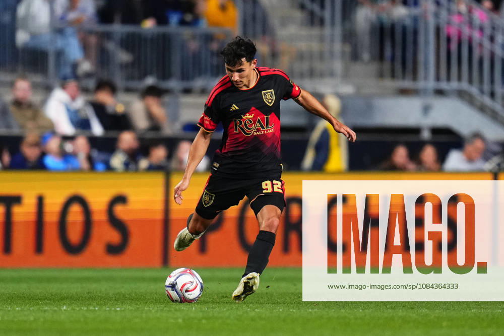 Real Salt Lake Midfielder Noel Caliskan (92) kicks the ball during the second half of an MLS, Fussball Herren, USA match against the Philadelphia Union at Subaru Park in Chester, Pennsylvania. CSM Chester United States of America - ZUMAc04_ 20261010_zma_c04_326