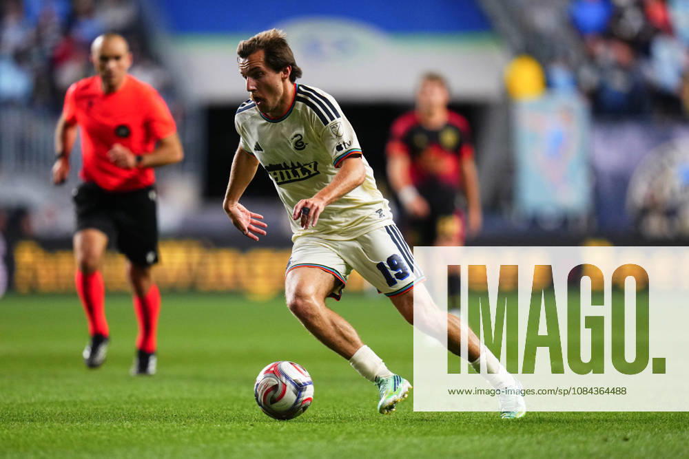 Philadelphia Union Midfielder Indiana Vassilev (19) controls the ball during the first half of an MLS, Fussball Herren, USA match against Real Salt Lake at Subaru Park in Chester, Pennsylvania. CSM Chester United States of America - ZUMAc04_ 20261010_zma_c04_340