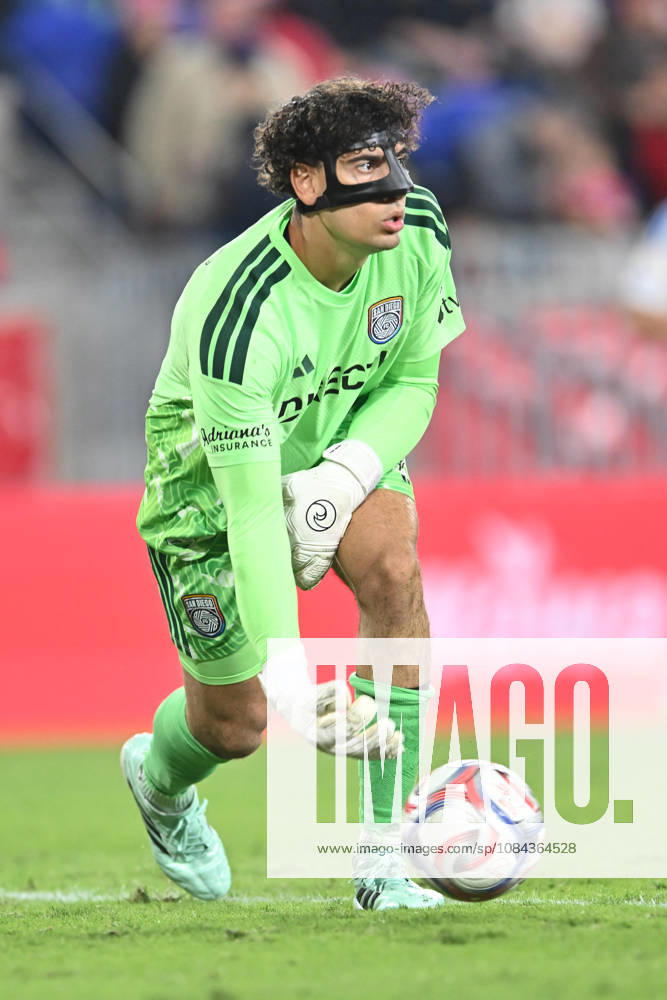 Harrison, New Jersey United States of America. 10 Oct, 2026. San Diego FC goalkeeper CJ DOS SANTOS (1) in action at Sports Illustrated Stadium New York defeats San Diego 4 to 1. Credit: , Jr. Zuma Press Harrison United States of America - ZUMAa301 20261010_aaf_a301_005