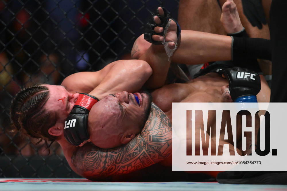 BRENDAN ALLEN defeats CHRISTIAN LEROY DUNCAN by submission (rear-naked choke) at 2:46 of Round 5 during UFC Fight Night night the Meta APEX in Las Vegas. Las Vegas USA - ZUMAo117 20261010_zsp_o117_047
