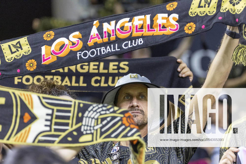 A soccer fan is seen during a MLS, Fussball Herren, USA soccer game between the Los Angeles FC and the Vancouver Whitecaps on Saturday, Oct. 10, 2026 in Los Angeles. Los Angeles USA - ZUMAc68_ 20261010_zaf_c68_020