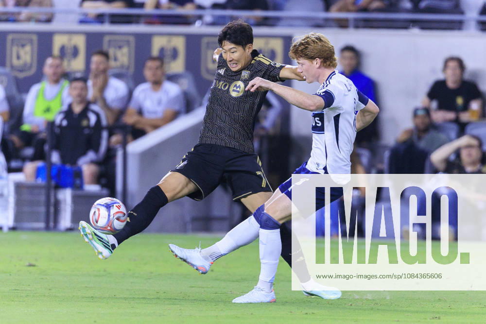 Son Heung-Min 7 of the Los Angeles Football Club reaches for the ball as Oliver Larraz 8 of the Vancouver Whitecaps defends during their regular season MLS, Fussball Herren, USA game on Saturday October 10, 2026 at the BMO Stadium in Los Angeles, California. ARIANA RUIZ PI LAFC Vs. Vancouver Whitecaps - ZUMAp124 20261010_zaa_p124_006