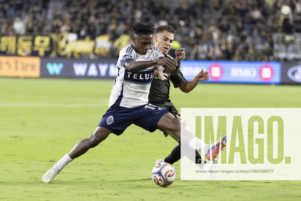 Vancouver Whitecaps right wing back Edier Ocampo (18) and Los Angeles FC central midfielder Leo Walta (81) vie for the ball during a MLS, Fussball Herren, USA soccer game on Saturday, Oct. 10, 2026 in Los Angeles. Los Angeles USA - ZUMAc68_ 20261010_zaf_c68_039