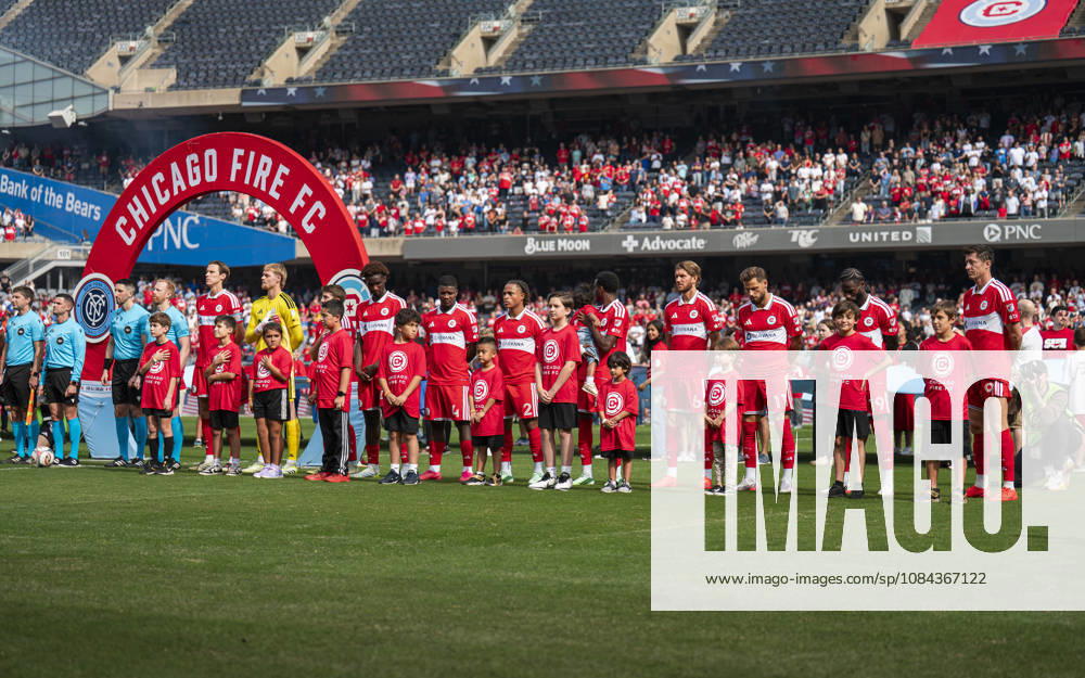 Chicago Fire FC V New York City FC - MLS, Fussball Herren, USA - October 10, 2026 Jack Elliott ( 3) and the Chicago Fire FC team line up, Mannschaftsbild, Totale for the National Anthem before the match between Chicago Fire FC and New York City FC at Soldier Field Stadium in Chicago, United States, on October 10, 2026. Chicago IL United States