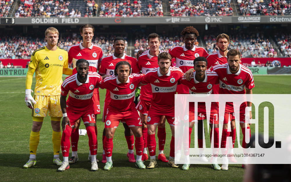 Chicago Fire FC V New York City FC - MLS, Fussball Herren, USA - October 10, 2026 Chicago Fire FC players pose for a team photo before the match against New York City FC at Soldier Field Stadium in Chicago, United States, on October 10, 2026. Chicago IL United States