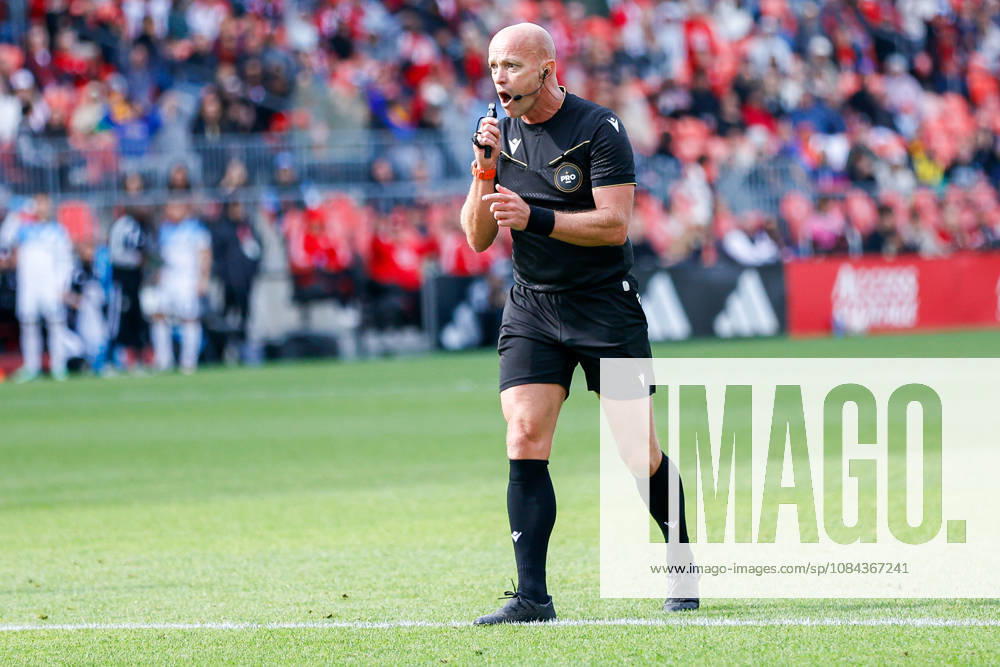 Toronto FC v CF Montreal Referee Allen Chapman signals a goal kick during a Major League Soccer game between Toronto FC and CF Montreal at BMO Field in Toronto, Ontario, Canada, on October 10, 2026. Toronto Ontario Canada