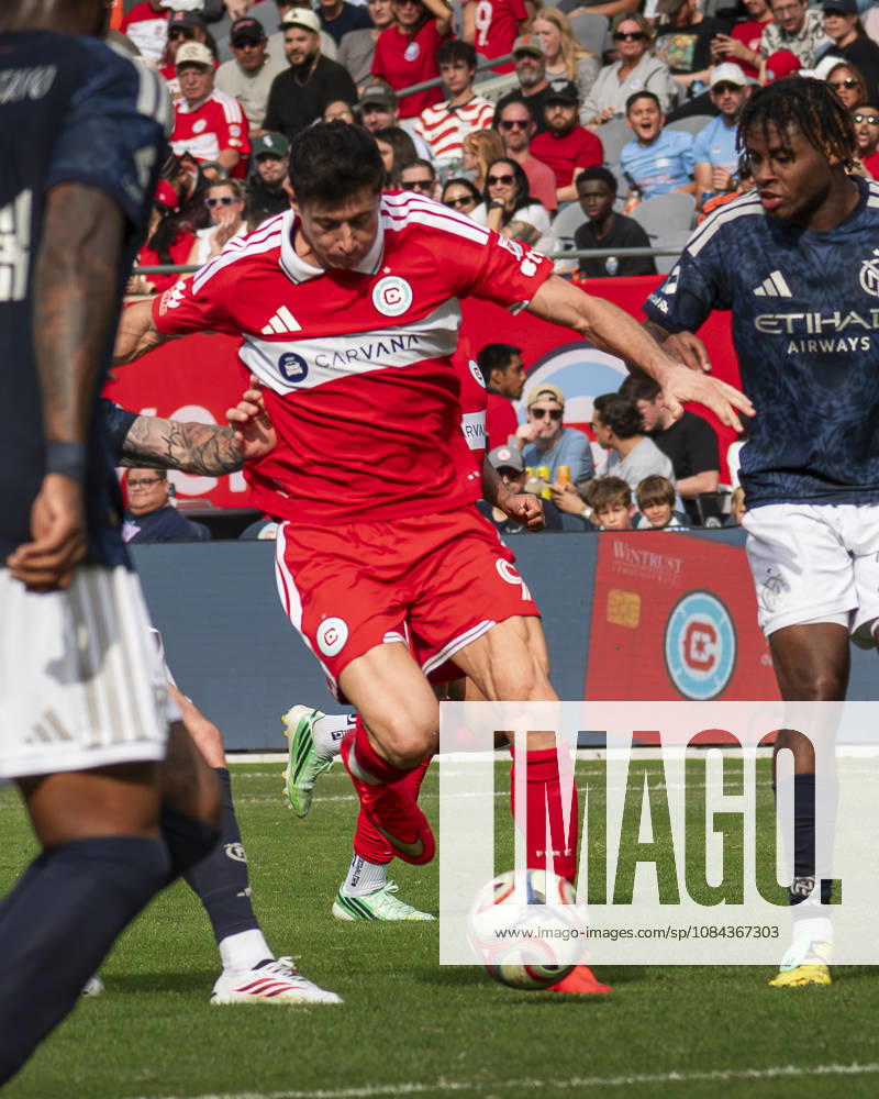 Chicago Fire FC V New York City FC - MLS, Fussball Herren, USA - October 10, 2026 Robert Lewandowski ( 9) of Chicago Fire FC is in action during the match between Chicago Fire FC and New York City FC at Soldier Field Stadium in Chicago, United States, on October 10, 2026. Chicago IL United States