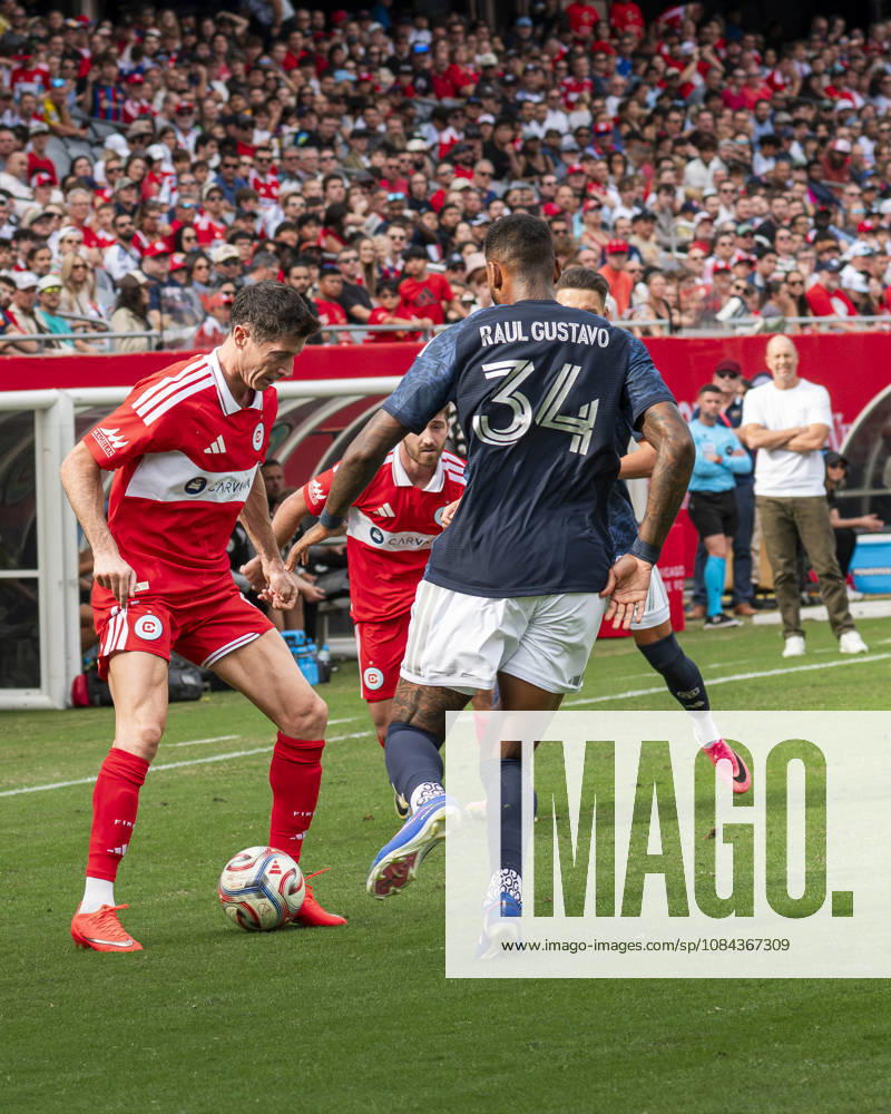 Chicago Fire FC V New York City FC - MLS, Fussball Herren, USA - October 10, 2026 Robert Lewandowski ( 9) of Chicago Fire FC is in action during the match between Chicago Fire FC and New York City FC at Soldier Field Stadium in Chicago, United States, on October 10, 2026. Chicago IL United States