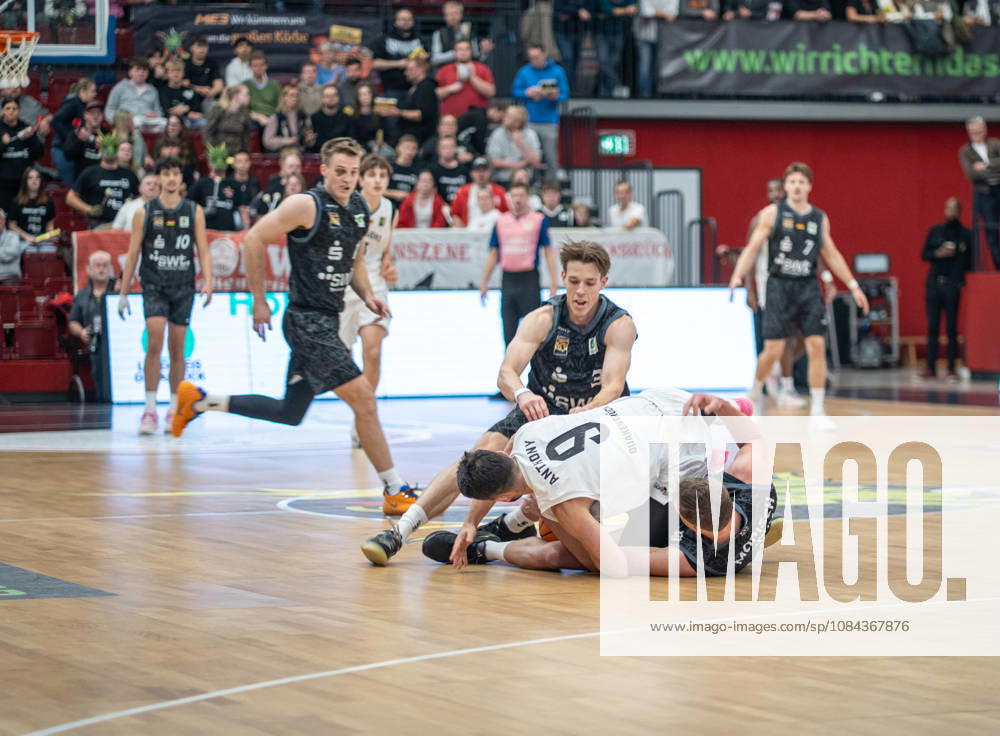 Artland Dragons vs. Tigers Tübingen, Quakenbrück, Lower Saxony, Germany, October 10, 2026; Basketball, BARMER 2 Basketball Bundesliga ProA, Matchday 4, 2026–2027 season, at the Artland Arena The Tigers Tübingen win 92–86 against the Artland Dragons For editorial use only Artland Dragons Tigers Tübingen, Basketball ProA Quakenbrück
