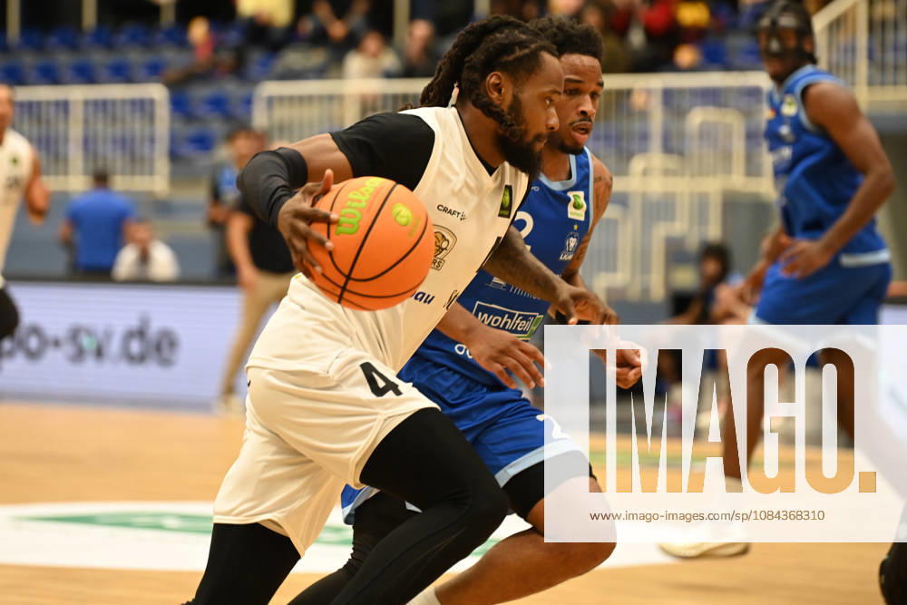 Quashawn Tyrese Lane, Matchday 4, BARMER 2 Basketball Bundesliga Pro A, ETB Miners vs. PS Karlsruhe LIONS, October 10, 2026, Quashawn Tyrese Lane, ETB Miners, Matchday 4 of the BARMER 2 Basketball Bundesliga Pro A, ETB Miners vs. PS Karlsruhe LIONS, final score 95–86 after overtime at the Sporthalle am Hallo on October 10, 2026, in front of 768 spectators