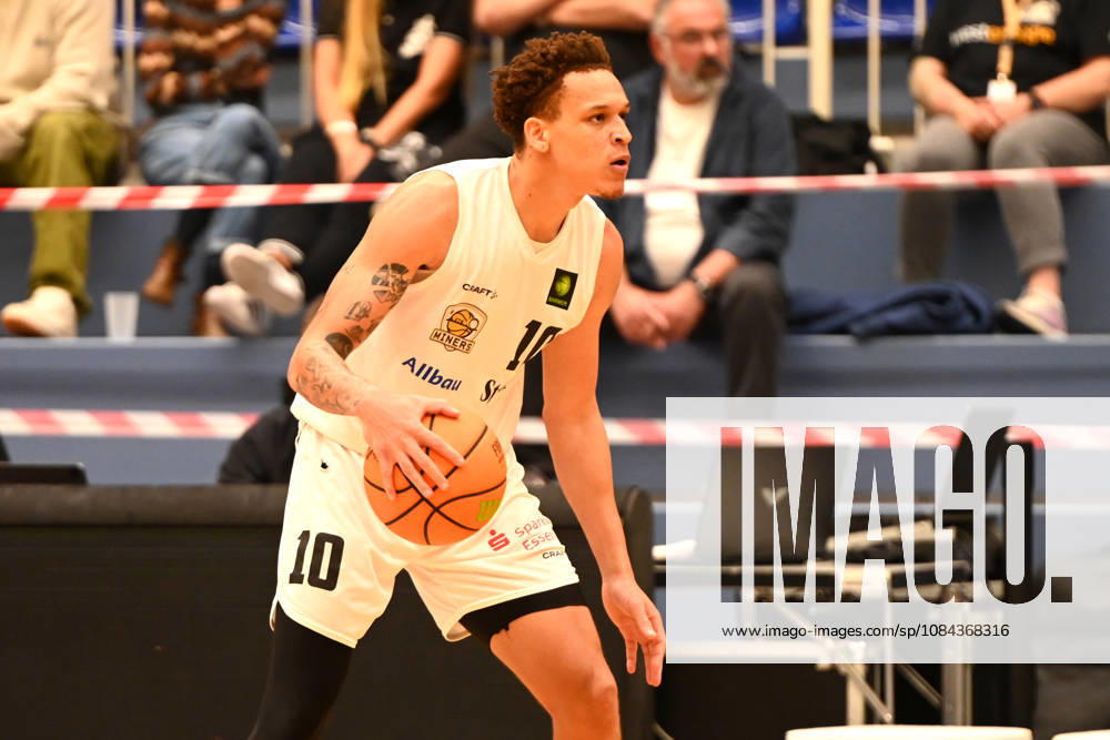 Isaiah Jevon Sanders, Matchday 4, BARMER 2 Basketball Bundesliga Pro A: ETB Miners vs. PS Karlsruhe LIONS, October 10, 2026. Isaiah Jevon Sanders, ETB Miners, Matchday 4 of the BARMER 2 Basketball Bundesliga Pro A, ETB Miners vs. PS Karlsruhe LIONS, final score 95–86 after overtime at the Sporthalle am Hallo on October 10, 2026, in front of 768 spectators