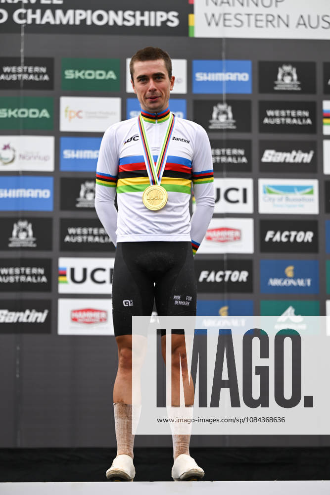 2026 UCI Gravel World Championships Picture by Zac Williams SWpix.com - 11 10 2026 - Cycling - 2026 UCI Gravel World Championships - Nannup, Western Australia, Australia - Mens Elite Podium - Magnus Bak Klaris (Denmark) wins the Gold Medal to become World Champion