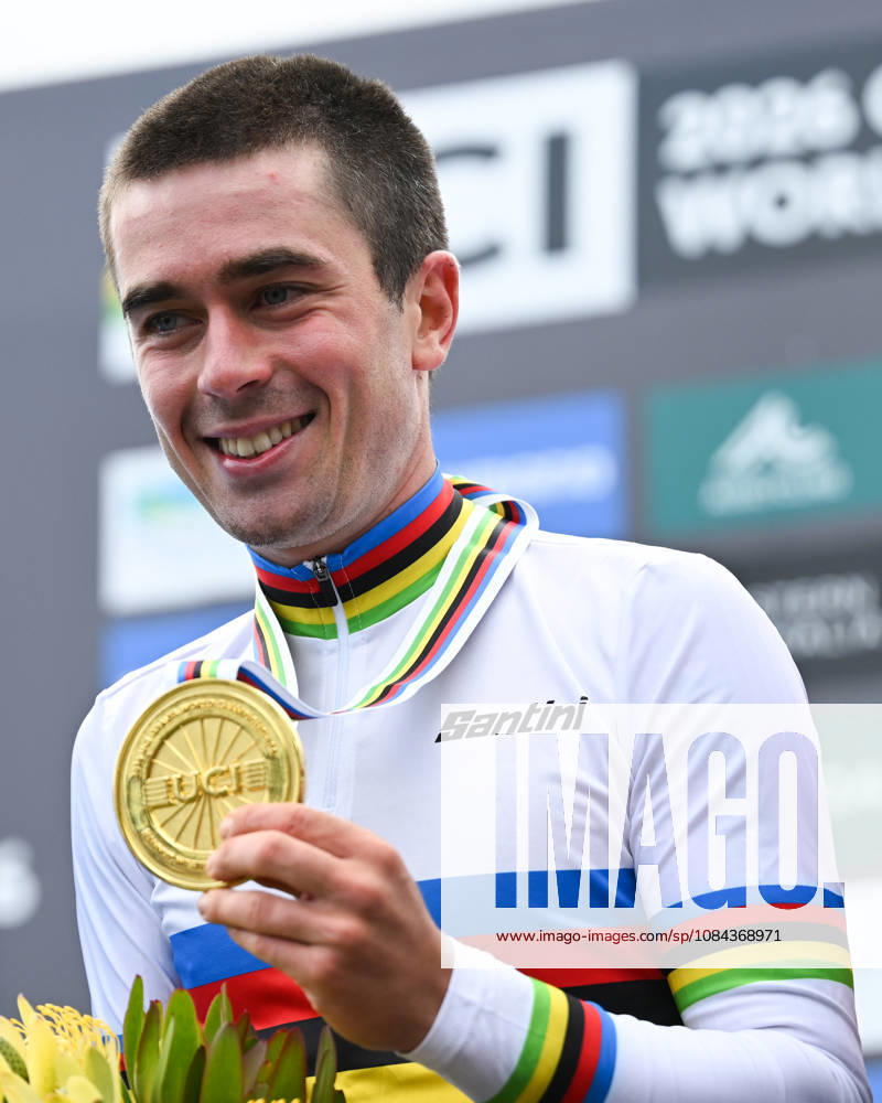 2026 UCI Gravel World Championships Picture by Zac Williams SWpix.com - 11 10 2026 - Cycling - 2026 UCI Gravel World Championships - Nannup, Western Australia, Australia - Mens Elite Podium - Magnus Bak Klaris (Denmark) wins the Gold Medal to become World Champion with Florian Vermeersch (Belgium) receiving the Silver Medal and Connor Swift (Great Britain) receiving the Bronze Medal