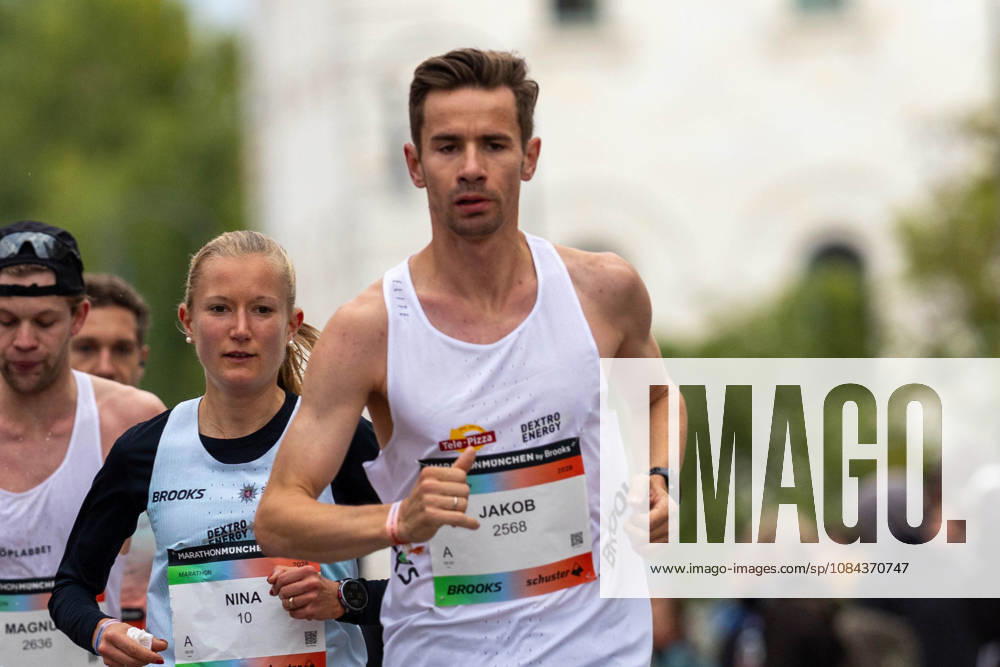 2026 Munich Marathon, Munich, October 11, 2026 Nina REUTER GER Frankfurt Athletics in action with their pacer Jakob LANGE during the 2026 Munich Marathon, Munich