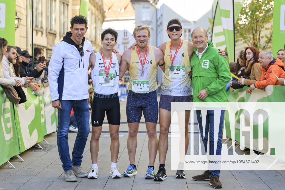 RUNNING - Graz Marathon 2026 GRAZ,AUSTRIA,11.OCT.26 - RUNNING - Graz Marathon. Image shows Andreas Prueckler (Kleine Zeitung), Hugo Habas, Leo Holper, Peter Laszlo and Urs Harnik-Lauris (Energie Steiermark). Keywords: medal. GEPAxpictures xWolfgangxGrebien