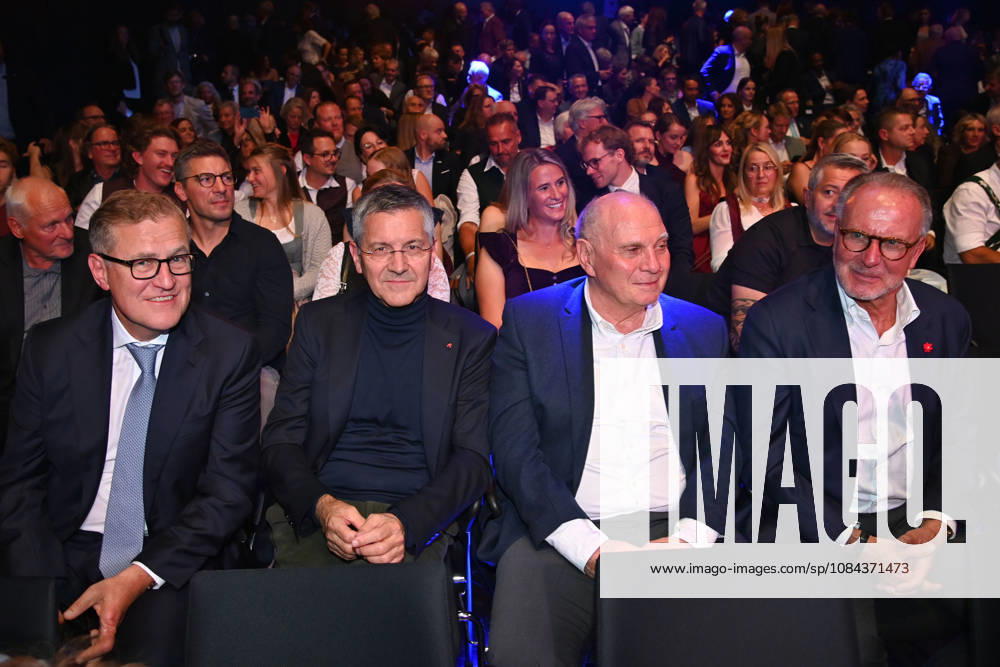 From left: Jan Christian DREESEN, CEO of FCB; Herbert HAINER, President of Bayern Munich; Uli HOENESS, Honorary President of Bayern Munich; Karl-Heinz RUMMENIGGE, former Chairman of the Executive Board; Bavarian Sports Award 2026 at BMW Welt; Red Carpet on October 10, 2026