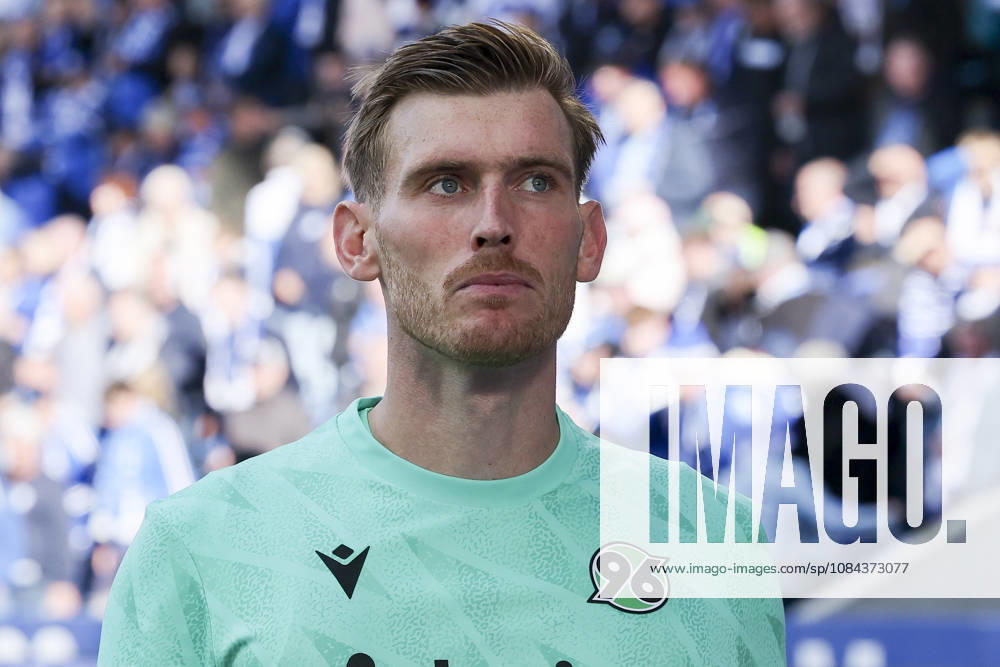 Hannover 96 goalkeeper Leo Weinkauf looks disappointed during the 2. Bundesliga match between 1. FC Magdeburg and Hannover 96, Avnet Arena on October 10, 2026, in Magdeburg, Germany. Photo by Marco Steinbrenner, DeFodi Images. Goalkeeper Leo Weinkauf of Hannover 96 looks dejected during the 2nd Bundesliga match between 1 FC Magdeburg and Hannover 96 at Avnet Arena on October 10, 2026 in Magdeburg, Germany. Photo by Marco Steinbrenner, DeFodi Images. DFB and DFL regulations prohibit any use of photographs as image sequences and or quasi-video. Photo by Marco Steinbrenner, DeFodi Images.