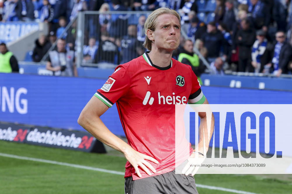 Stefan Teitur Thordarson of Hannover 96 looks disappointed during the 2. Bundesliga match between 1. FC Magdeburg and Hannover 96, Avnet Arena on October 10, 2026, in Magdeburg, Germany. Photo by Marco Steinbrenner, DeFodi Images. Stefan Teitur Thordarson of Hannover 96 looks dejected during the 2nd Bundesliga match between 1 FC Magdeburg and Hannover 96 at Avnet Arena on October 10, 2026 in Magdeburg, Germany. Photo by Marco Steinbrenner, DeFodi Images. DFB and DFL regulations prohibit any use of photographs as image sequences and or quasi-video. Photo by Marco Steinbrenner, DeFodi Images.