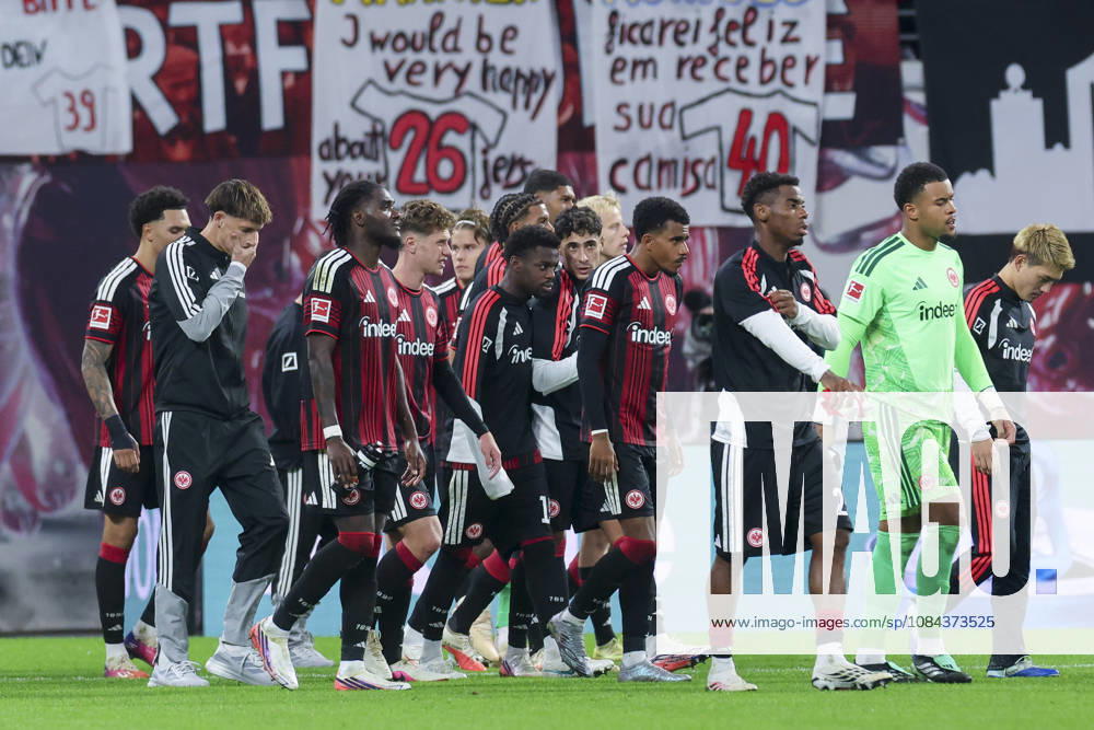 The Eintracht Frankfurt players head into the locker room disappointed during the Bundesliga match between RB Leipzig and Eintracht Frankfurt, Red Bull Arena on October 10, 2026, in Leipzig, Germany. Photo by Marco Steinbrenner, DeFodi Images. The Eintracht Frankfurt players head into the locker room disappointed during the Bundesliga match between RB Leipzig and Eintracht Frankfurt at Red Bull Arena on October 10, 2026 in Leipzig, Germany. Photo by Marco Steinbrenner, DeFodi Images. DFB and DFL regulations prohibit any use of photographs as image sequences and or quasi-video. Photo by Marco Steinbrenner, DeFodi Images.