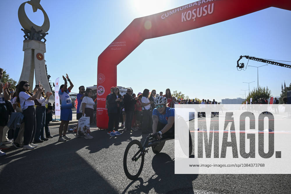 Presidential Run in Ankara ANKARA, TURKIYE - OCTOBER 11: Participants take part in the Presidential Run, organized by the Turkish Athletics Federation, in Ankara, Turkiye, on October 11, 2026. Utku Ucrak Anadolu Ankara Turkey. Editorial use only. Please get in touch for any other usage.