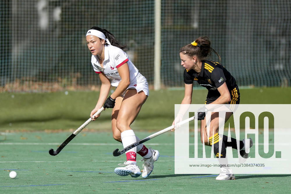 From left: Antonia Landgrebe TSVMH, 16, Isabel von Gersum HTHC, 55, one-on-one, game play, duel, tackle, tackling, dynamics, action, 11 10 2026, Mannheim, Germany, hockey, 1st Bundesliga, women’s, TSV Mannheim Harvestehuder THC