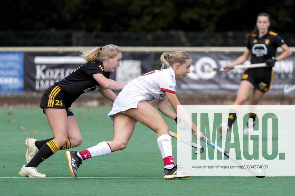 From left: Clara Schäfers (HTHC), 21, Marie Sattler (TSVMH), 20, one-on-one, game play, duel, tackle, tackling, dynamism, action, 11 10 2026, Mannheim, Germany, hockey, 1st Bundesliga, women’s, TSV Mannheim Harvestehuder THC