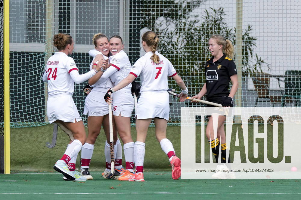 From left: Marie Neumann (TSVMH), 24; Lotte Nafzger (TSVMH), 26; Franziska Schütte (TSVMH), 36; Kayla de Wall (TSVMH), 7; players from TSV Mannheim Hockey celebrating the 1-0 goal, Celebration, goal celebration, scoring a goal, celebrate the goal, goal, celebration, celebrating the goal, joy, happiness, happy, optimistic, positive, game scene, highlight, action, 11 10 2026, Mannheim, Germany, hockey, 1st Bundesliga, women’s, TSV Mannheim Harvestehuder THC