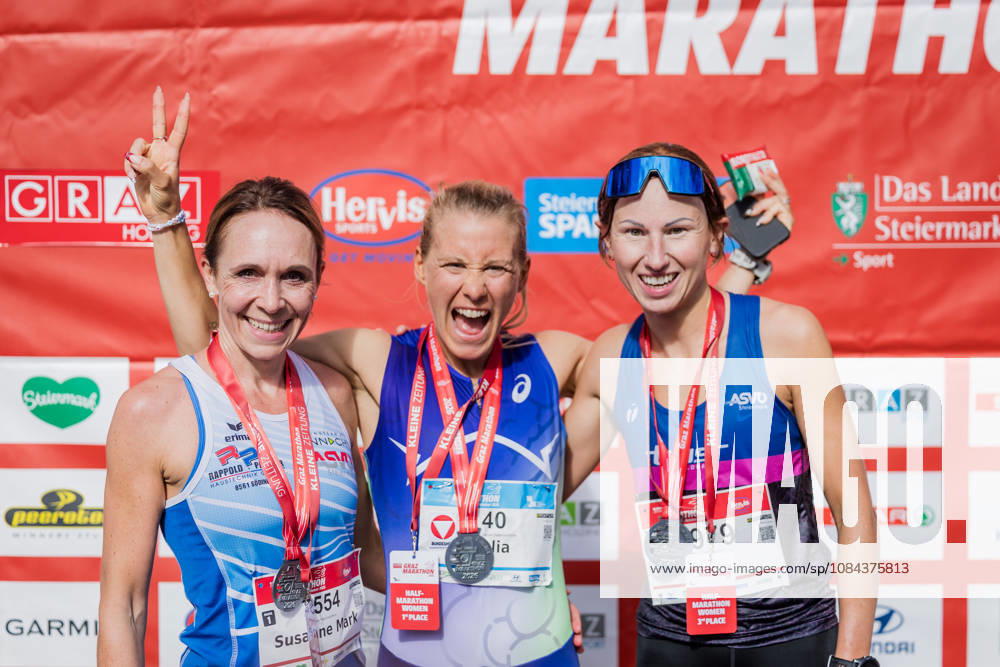 RUNNING - Graz Marathon 2026 GRAZ,AUSTRIA,11.OCT.26 - RUNNING - Graz Marathon. Image shows Susanne Christopharo (AUT), Julia Mayer (AUT) and Ute Pirchan (AUT). Keywords: medal. GEPAxpictures xMatthiasxTrinkl